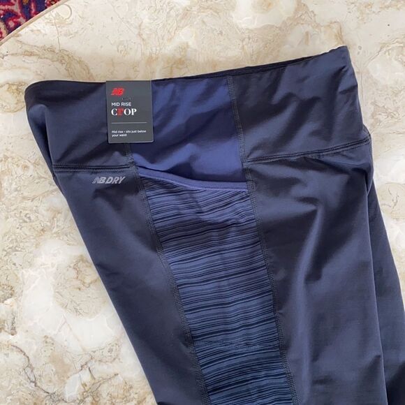 NWT New Balance Running Fitness Mid Rise Tights - Picture 4 of 7